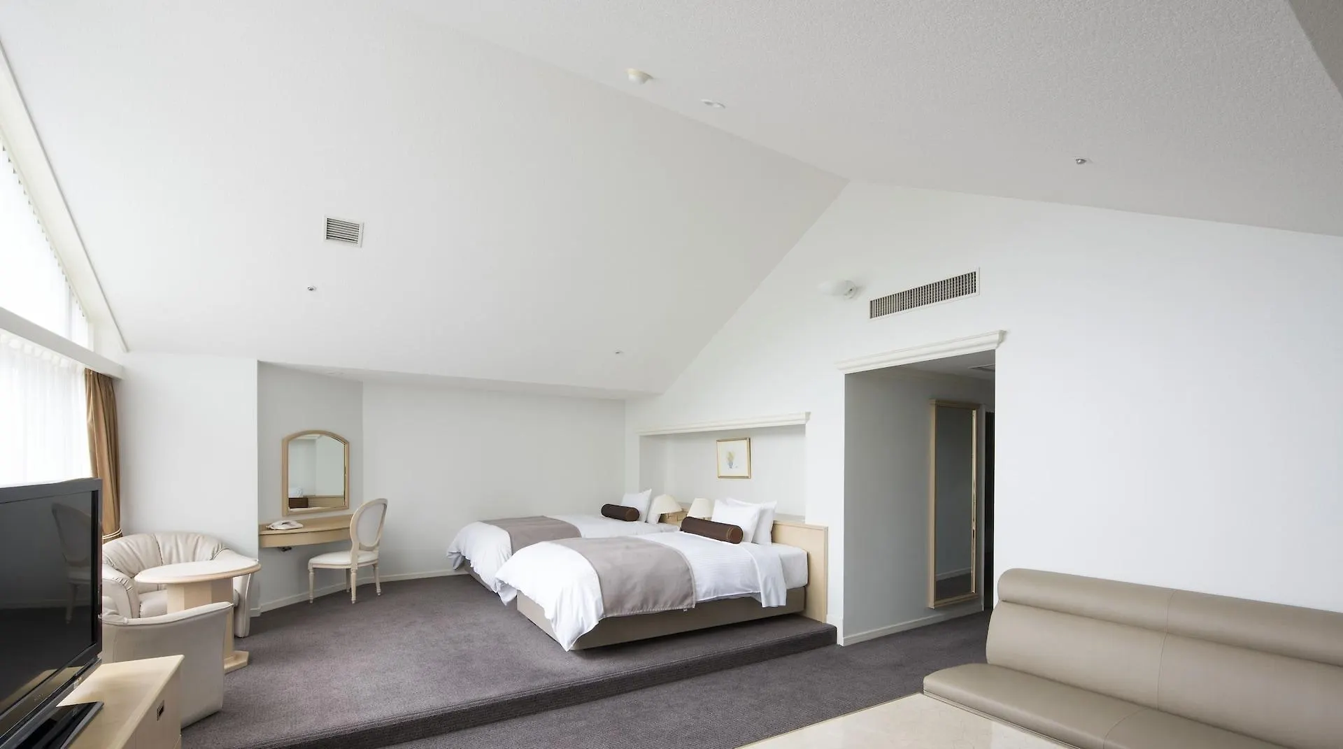 Rusutsu Resort Hotel & Convention