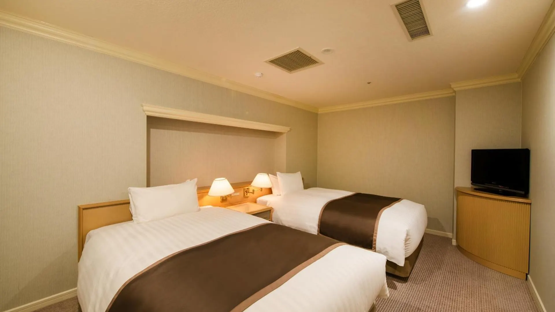 Rusutsu Resort Hotel & Convention 4*,  Япония