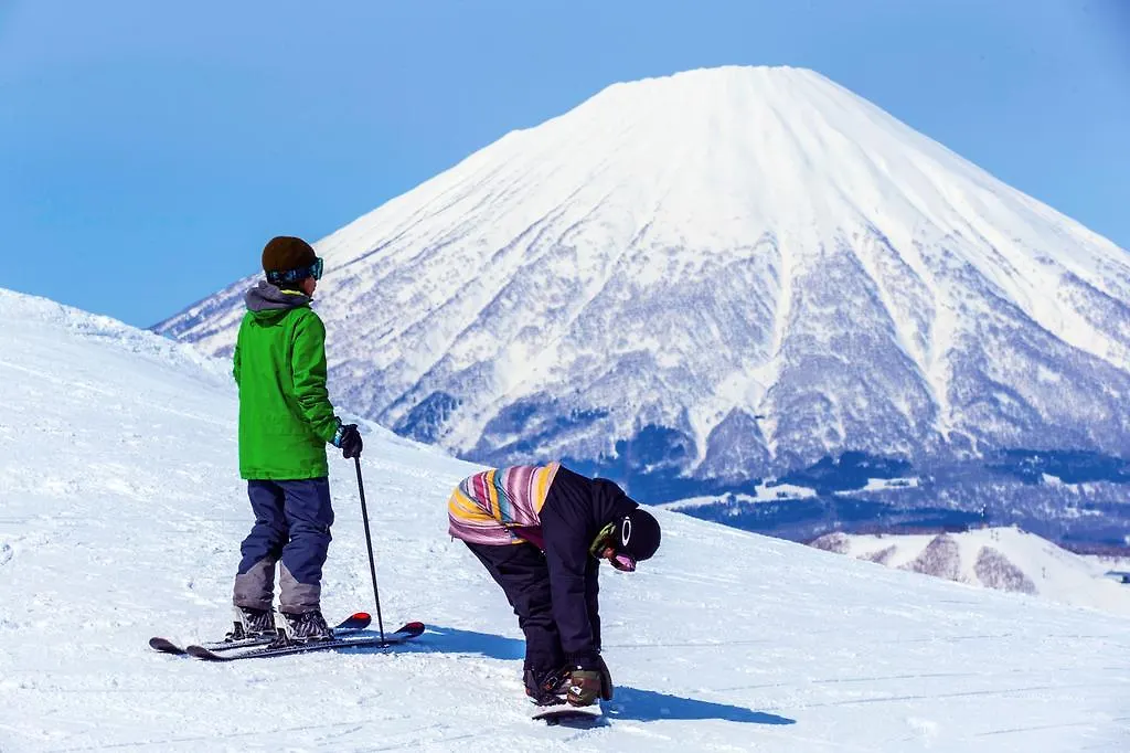 Rusutsu Resort Hotel & Convention 4*,  Япония