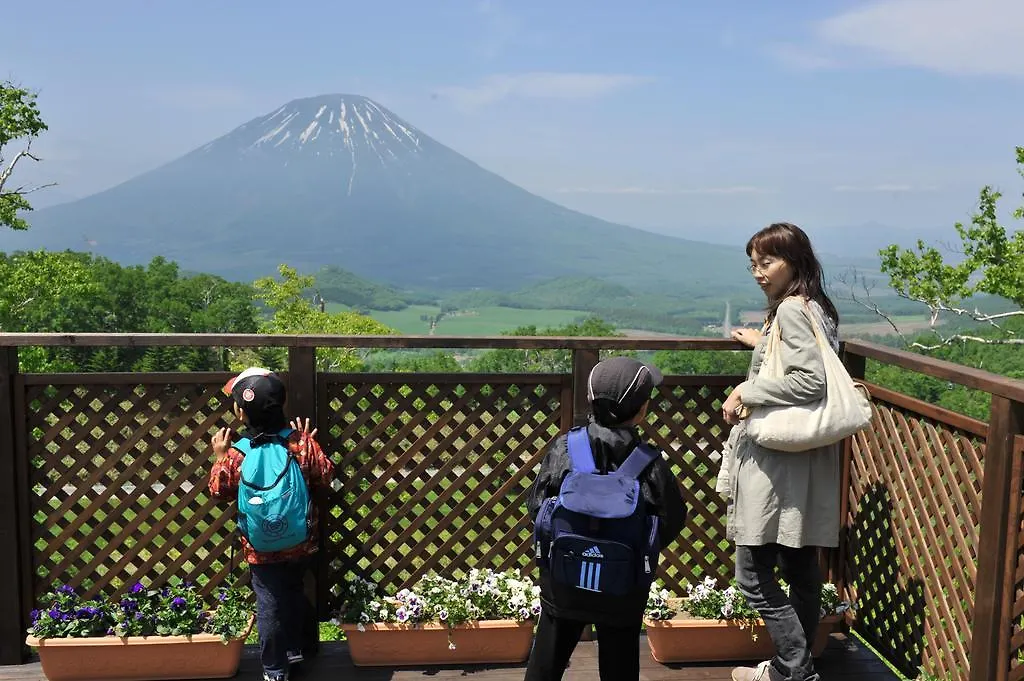 Rusutsu Resort Hotel&Convention 4*,