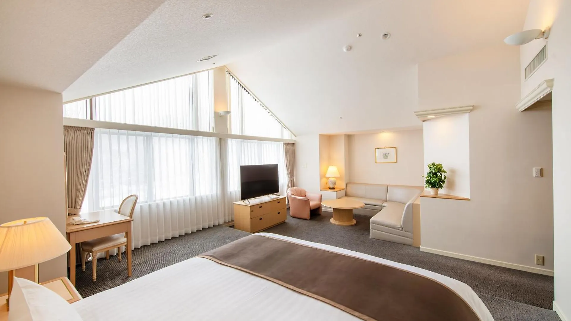 Rusutsu Resort Hotel & Convention